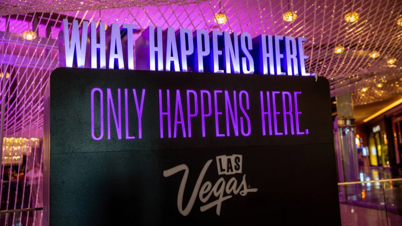Las Vegas vykresluje město fialově