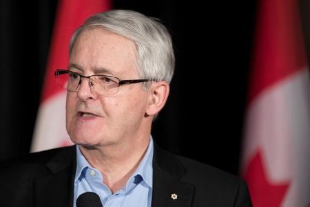 وزير النقل الكندي يصدر بيانا بشأن إغلاق خدمة فيا للسكك الحديدية