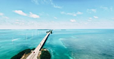 Florida Keys a Overseas Highway zůstávají pro návštěvníky uzavřené
