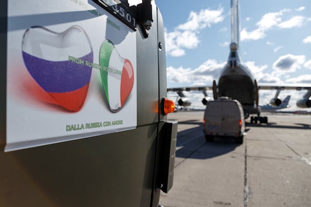 Venemaalt armastusega: COVID-160 vastu võitlemiseks saabub Itaaliasse 19 Vene arsti