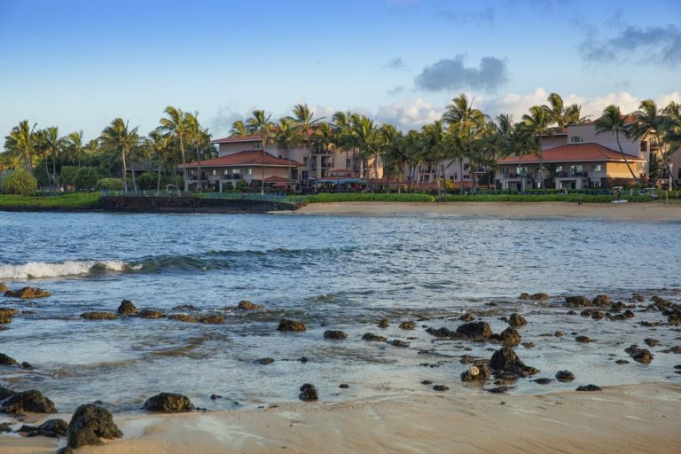 2 Туристи в Хаваите умират в океана