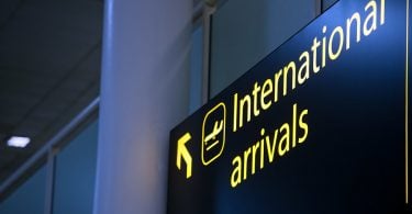 Международные въездные поездки резко упали из-за коронавируса