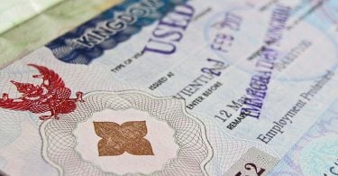 Nagbibigay ang Thailand ng mga awtomatikong extension ng visa sa lahat ng ligal na mga bisita