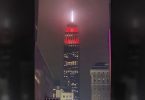 Oras nga Pagsaludo: Ang Empire State Building mosulaw sa mga kolor