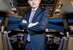 Nyeem Singapore Airlines CEO CEO Ua Plawv Thov thiab Khoom Plig rau Cov Neeg Tseem Koom