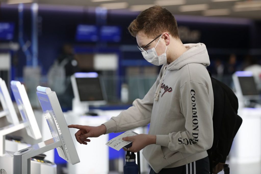 Alaska Airlines and Horizon Air require face masks for employees and flyers