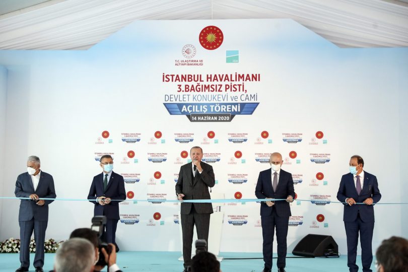 Претседателот на Турција ја отвори третата писта на аеродромот во Истанбул