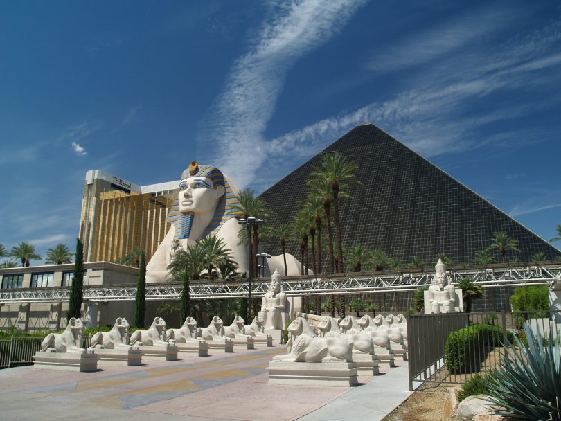 MGM Resorts anuncia la reapertura de Luxor, Mandalay Bay y ARIA