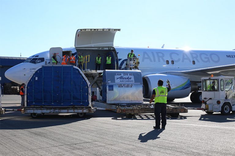 Авиаперевозки камчатский. Авиакомпания May Freighter. Hi Jet Cargo. Amazon запускает авиаперевозки в Индии.