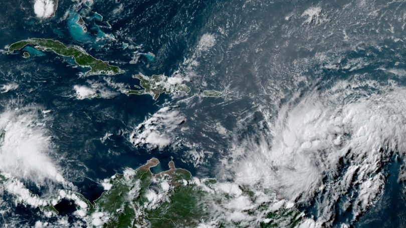 St. Kitts sértetlenül a potenciális trópusi ciklon # 9 által