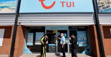 Închiderile magazinelor TUI marchează punctul de cotitură pentru agenții de turism din Marea Britanie