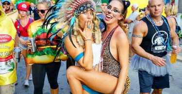 Fantasy Fest de Key West cancelado devido a preocupações com o COVID-19