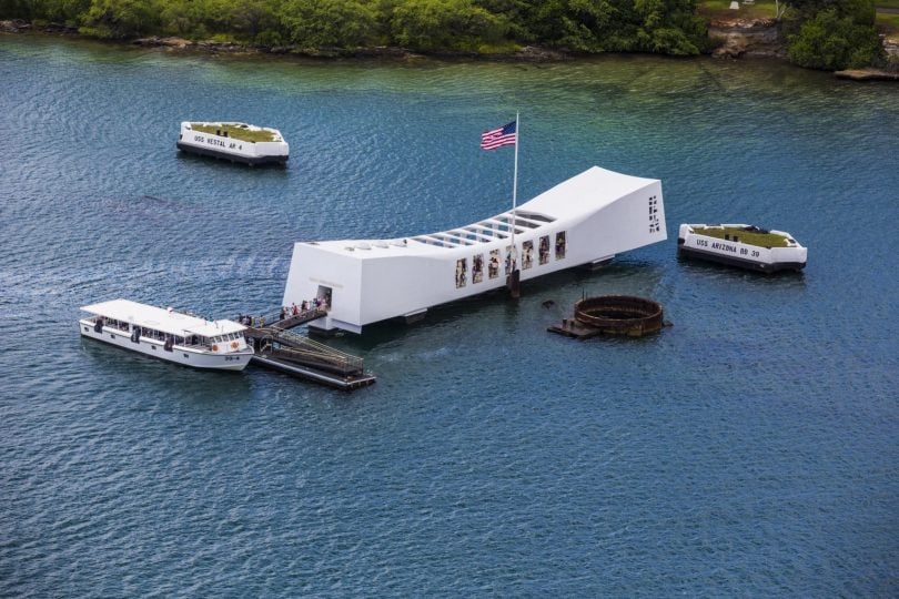 Uzavření národního památníku Pearl Harbor v souladu s havarijním řádem guvernéra Havaje