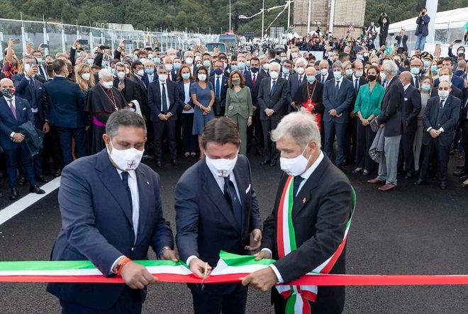 Отворен нови мост у Ђенови у знак сећања на изгубљене животе