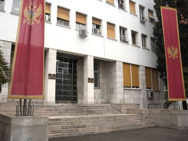 Montenegro: Dochie ndị ndọrọ ndọrọ ọchịchị na gọọmentị nke ndị ọkachamara