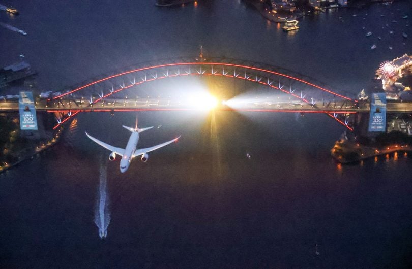 Sidney, Qantas Centenary üçün bir şou təqdim edir