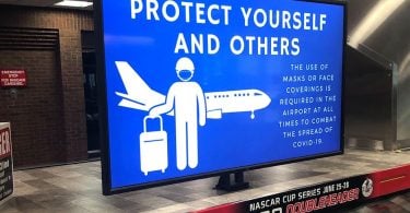 छुट्टी यात्रा सीजन शुरू होते ही एयरलाइंस और एयरपोर्ट के लिए अनिवार्य COVID-19 सुरक्षा मानकों का आग्रह किया