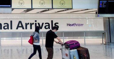UK mengeluarkan larangan masuk secara menyeluruh untuk semua kedatangan baru dari Denmark