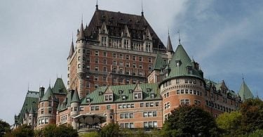 لو شاتو فرونتيناك مدينة كيبيك: Celebrated Historic Landmark