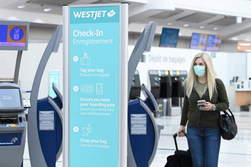 „WestJet“ mažina pajėgumus dėl „skubėjusio vyriausybės bandymų režimo“
