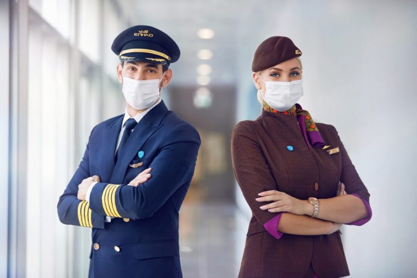 Etihad Airways è la prima compagnia aerea al mondo con il 100% dell'equipaggio vaccinato