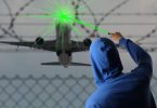 FAA: Лазерлік соққылар аз ұшқан кезде де көбейеді