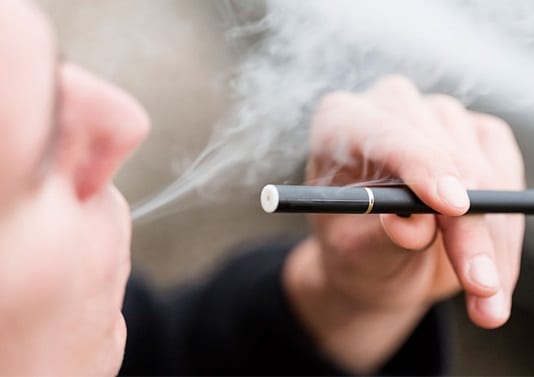 Kijan pou Vape Respè lè wap vwayaje aletranje