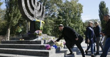 Ucrania honra a las personas que salvaron a judíos durante el Holocausto en la nueva sinagoga Babyn Yar
