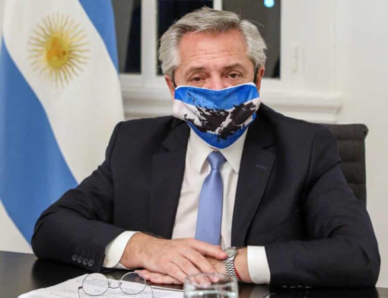 Аргентина ужесточает ограничения на COVID-19 на девять дней