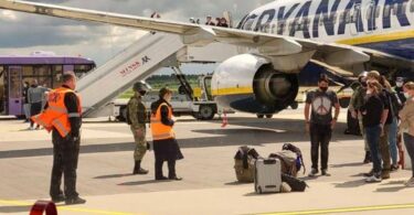 EU kieltää Valkovenäjän lentoyhtiöt sen jälkeen, kun Valkovenäjä kaappaa Ryanairin koneen