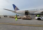 United Airlines allarga i sforzi di aiutu di l'India