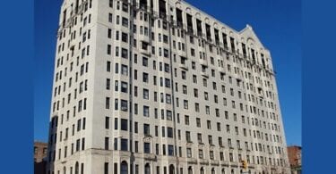 فندق تيريزا: The Waldorf of Harlem