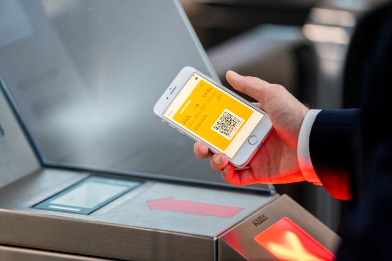 Lufthansa enables fast check-in with digital vaccination certificate