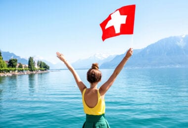 Schweiz åbner sine grænser for vaccinerede Gulf-turister
