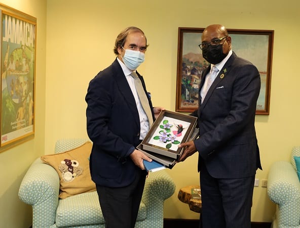 Ministro do Turismo da Jamaica encontra-se com o Embaixador do México na Jamaica