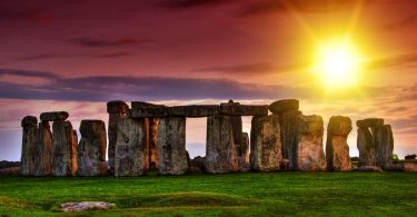 UNESCO threatens to strip Stonehenge of World Heritage status