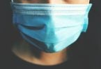 CDC naj prosijo popolnoma cepljene Američane, naj nosijo obrazne maske v zaprtih prostorih
