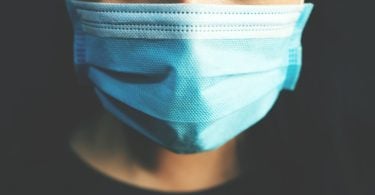 CDC ber fullvaksinerte amerikanere om å bruke ansiktsmasker innendørs