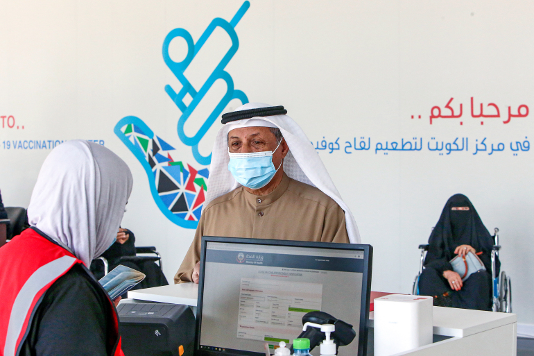 Kuwait proíbe todos os cidadãos não vacinados de viagens ao exterior