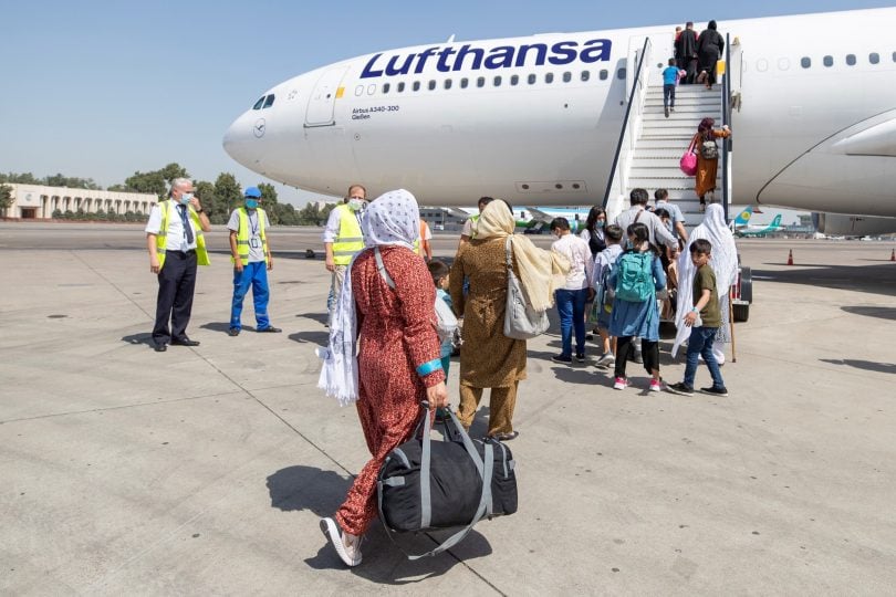 "Lufthansa" ir droši nogādājusi vairāk nekā 1,500 afgāņu bēgļu uz Vāciju