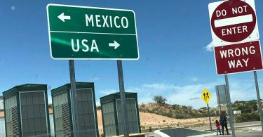 התיירות במקסיקו נפגעה מהגבלת נסיעות לא חיונית בארה"ב