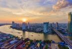 Ограничувањата се ублажени во Бангкок, бидејќи бројките на СОВИД паѓаат за 30%
