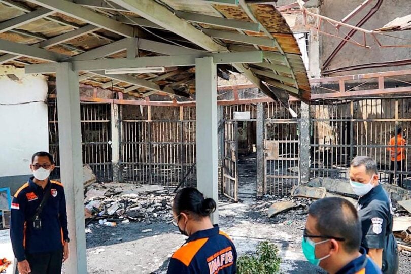 Per gaisrą Džakartos kalėjime žuvo mažiausiai 41 žmogus, 80 buvo sužeista