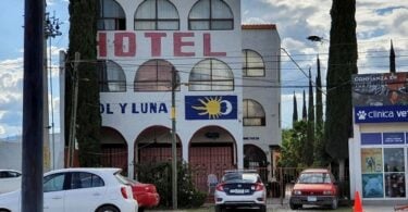 Buitelanders ontvoer deur gewapende mans uit die Mexikaanse hotel wat deur die polisie gered is