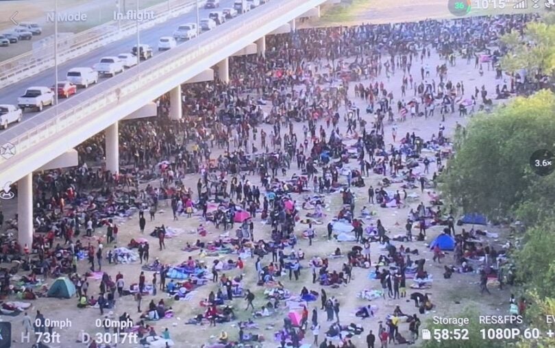 FAA устанавливает запретную для полетов зону над техасским мостом, заполненным 10,500 XNUMX нелегальными мигрантами