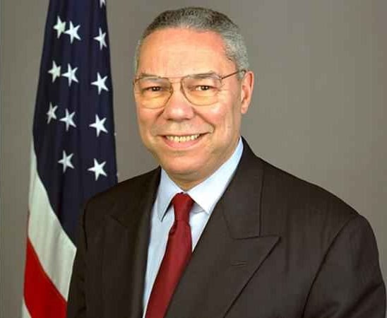 O ex-secretário de Estado dos EUA Colin Powell morre do COVID-19 aos 84 anos.