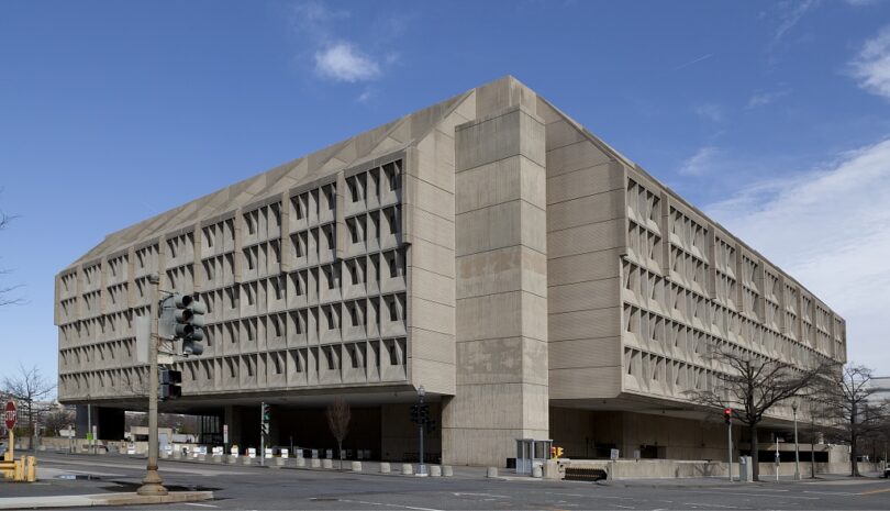 Kompleks Capitol AS dipindahkan kerana ancaman bom.