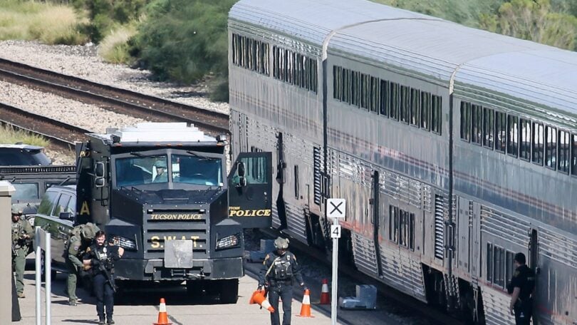 Olona roa no maty, roa naratra vokatr'ilay fitifirana tany Arizona Amtrak