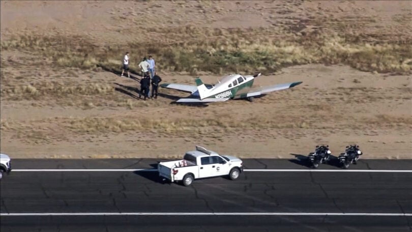 Helicóptero y avión chocan en el aire en Arizona matando a 2 personas