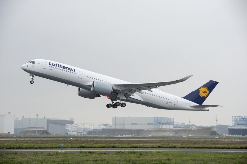 Lufthansa adds four new Airbus A350-900 jets to fleet